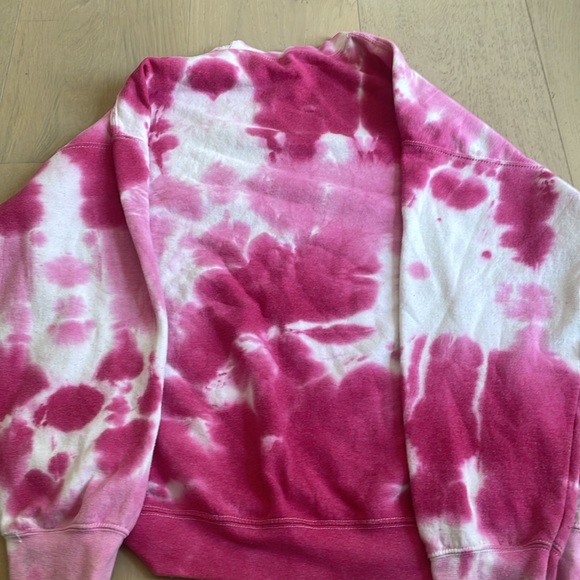 PINK HEART URBAN OUTFITTER SWEATSHIRT - Picture 2 of 3